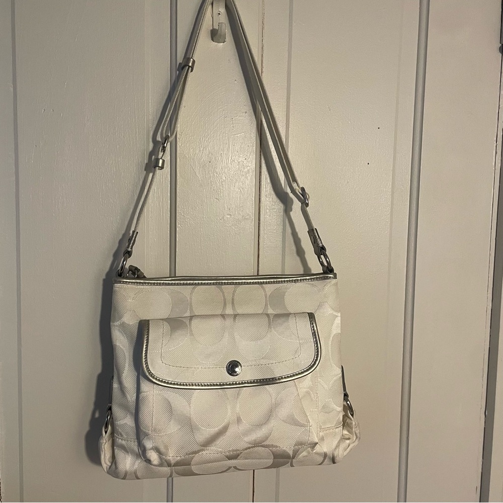 Coach Kyra Daisy Crossbody Shoulder Bag White & Silver F19713